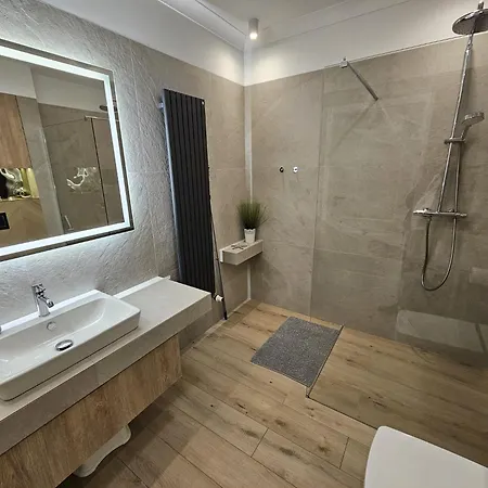 Capri Apartment *